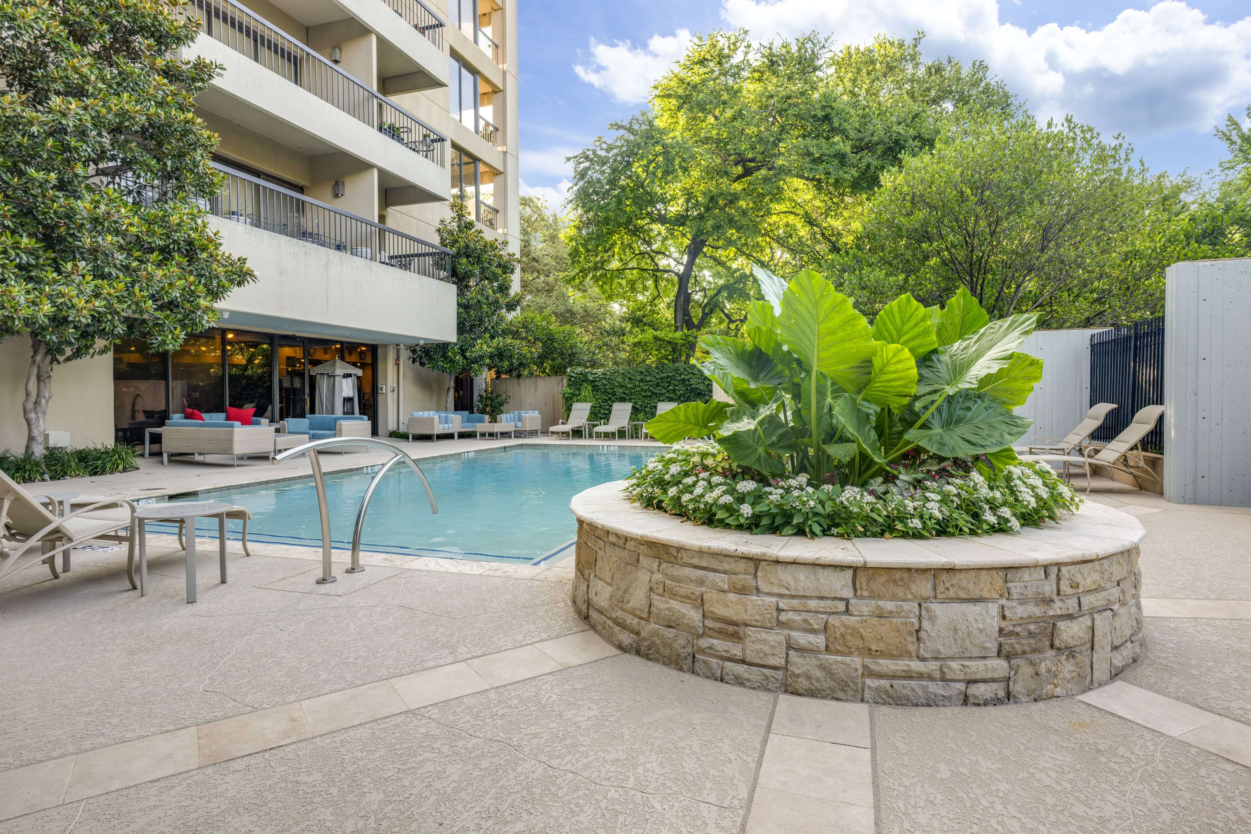 HOA Landscaping in Dallas-Fort Worth That Builds Curb Appeal & Community Pride